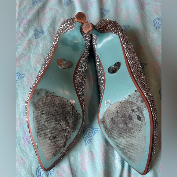 BLUE BY BETSEY JOHNSON JORA
GLITTER JEWELED KITTEN
HEEL PUMPS SZ 6 - Picture 3 of 3